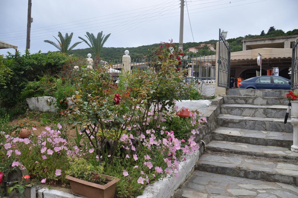 Barbayiannis Studios Moraḯtika Buitenkant foto