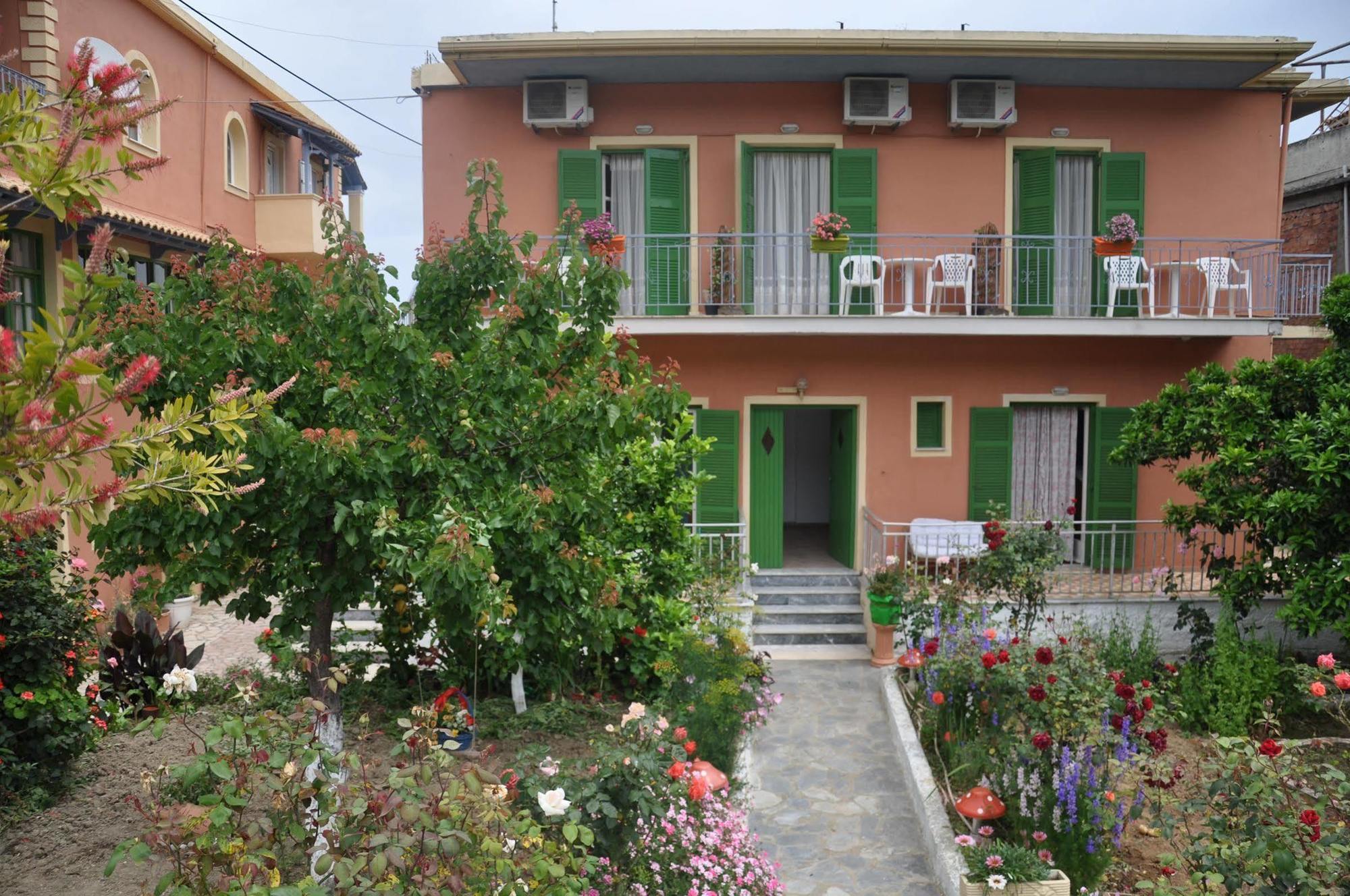 Barbayiannis Studios Moraḯtika Buitenkant foto